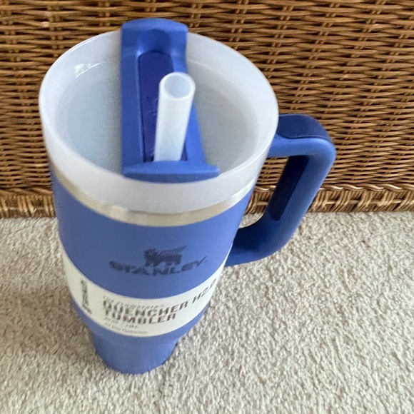 NEW Stanley Adventure The Quencher H2.0 Flowstate Tumbler 40 oz Iris Blue - Picture 2 of 5
